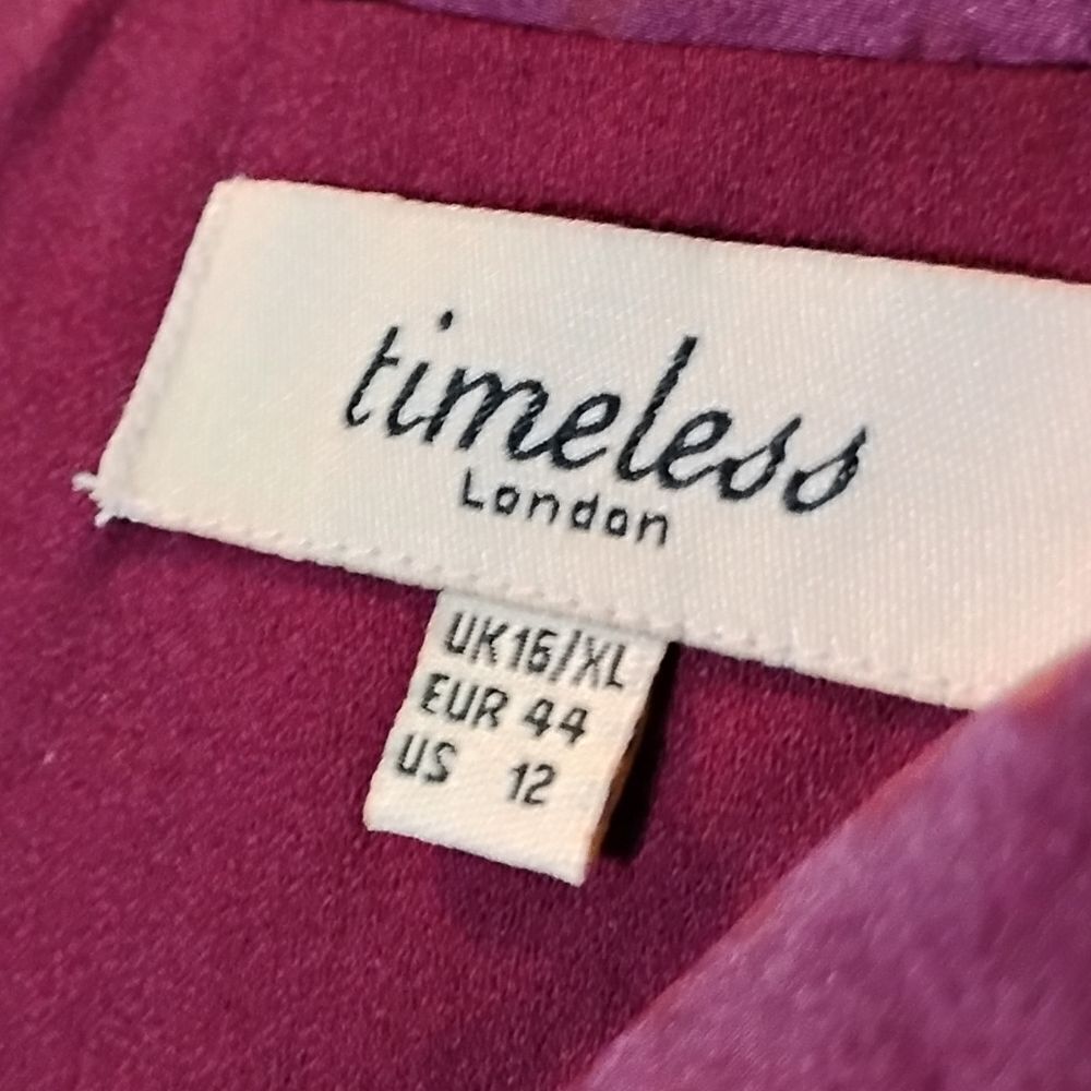 USED Timeless Dress - Picture 3 of 8